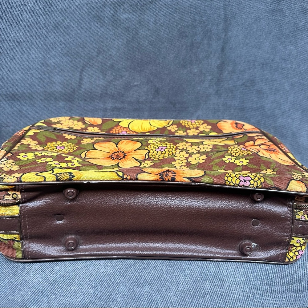 Vintage 1960s mod floral suitcase - Picture 3 of 6
